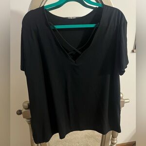 Black V-Neck with x design Short Sleeve Top